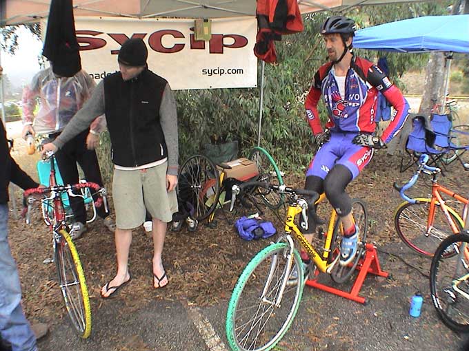 Stephen and John admiring my brand spankin new bike :')